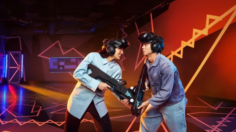 Two players facing off in team vs team VR in Sol Raiders
